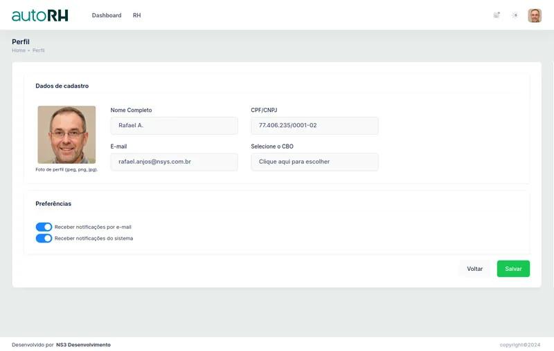 Painel do OpeRH com dados do funcionário e ponto eletrônico em tempo real